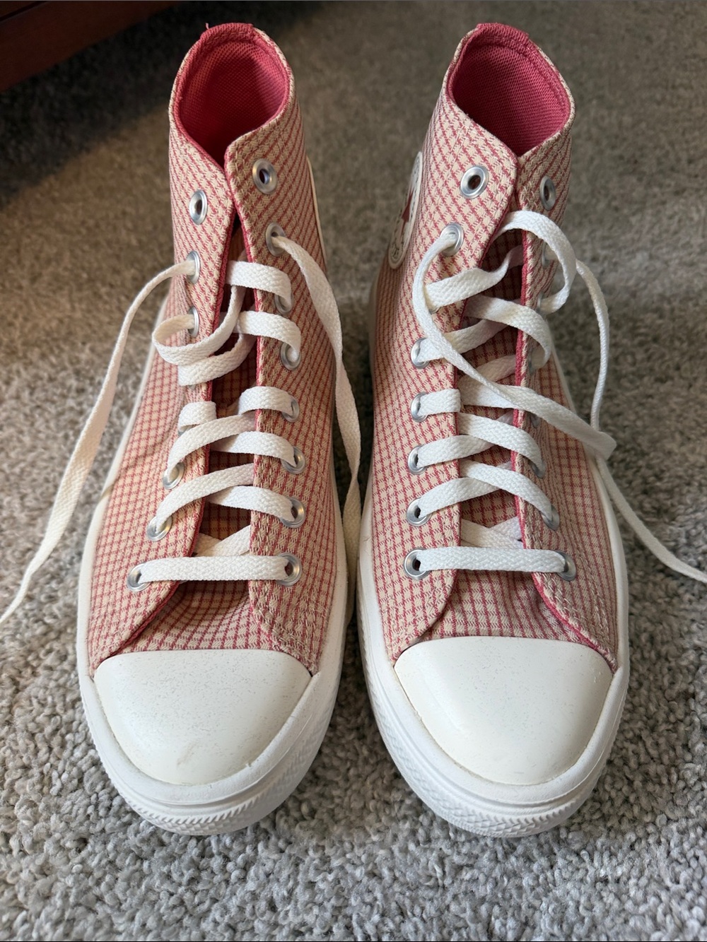 Converse All Star Women’s High Top Sneakers in Beige & Salmon Color Gingham - Picture 2 of 7